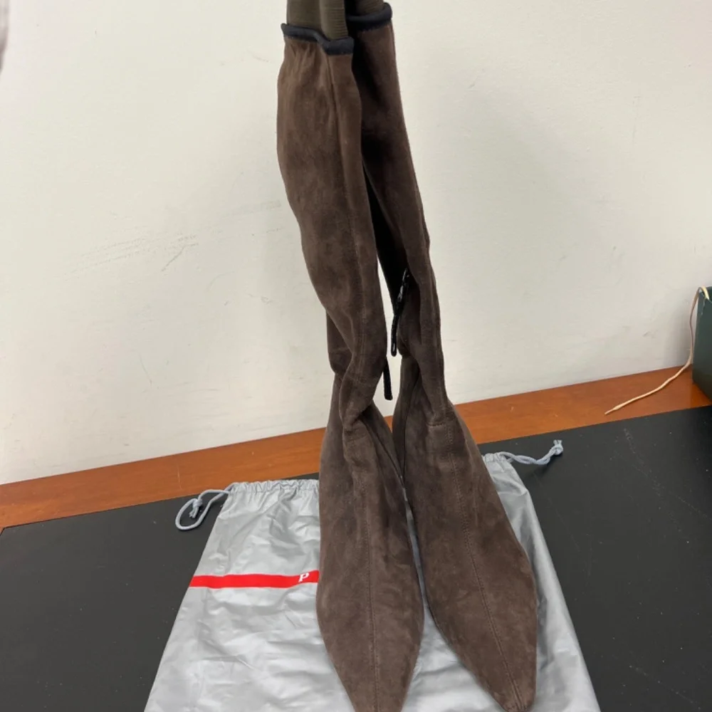 PRADA brown suede sock books - Picture 3 of 11